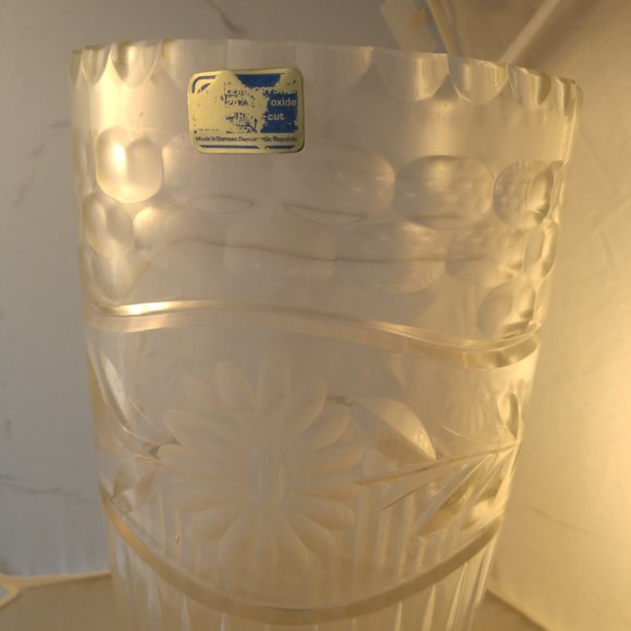 Ramona tapered crystal vase - Picture 2 of 4